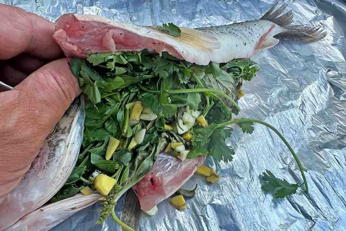 02-tin-foil-peanut-butter-fish-stuffed\